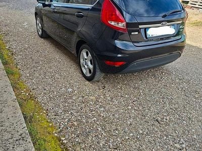 Gebraucht Ford Fiesta 53 PS (38 kW) 2010 Schwarz Kleinwagen