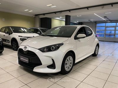 Usata Toyota Yaris Hybrid Active 115 CV (84 kW) 2025 Bianco Berlina