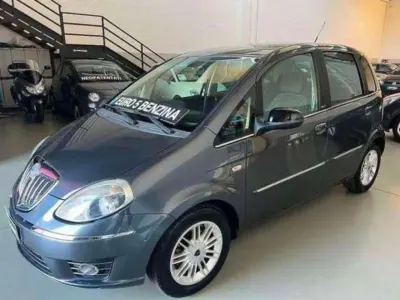 Usata Lancia Musa 92 CV (67 kW) 2010 Grigio Monovolume