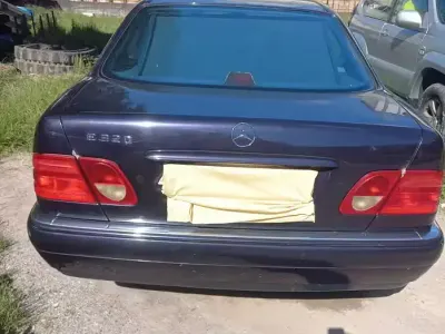 Usata Mercedes E320 1996 Bluazzurro Berlina
