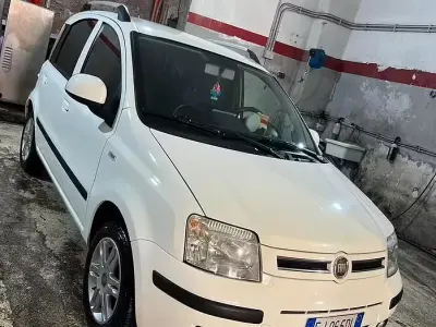 Usata Fiat Panda 69 CV (50 kW) 2011 Bianco Utilitaria