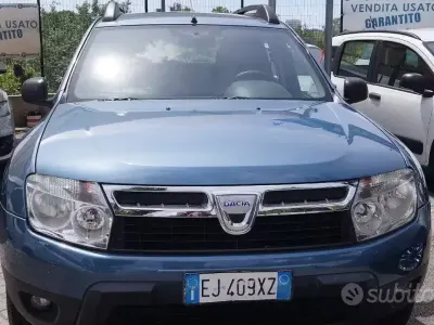 Usata Dacia Duster Lauréate 105 CV (77 kW) 2011 Gray SUV