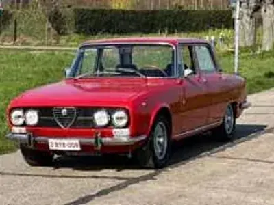 Occasion Alfa Romeo 2000 132 PK (97 kW) 1973 Rood Sedan