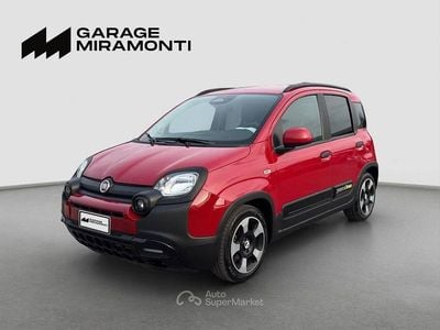 Usado Fiat Panda Cross Cross 69 CV (50 kW) 2025 Rojo Utilitario