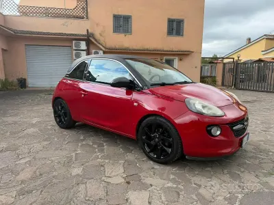 Usata Opel Adam 69 CV (50 kW) 2015 Rosso Utilitaria