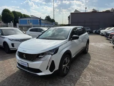 Usata Peugeot 5008 Allure 131 CV (96 kW) 2023 Bianco SUV