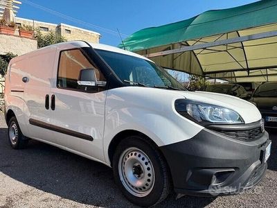 Usata Fiat Doblò S 105 CV (77 kW) 2021 Bianco Monovolume