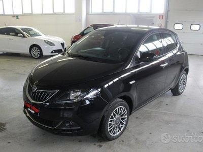 Usata Lancia Ypsilon Gold 69 CV (50 kW) 2023 Nero Utilitaria