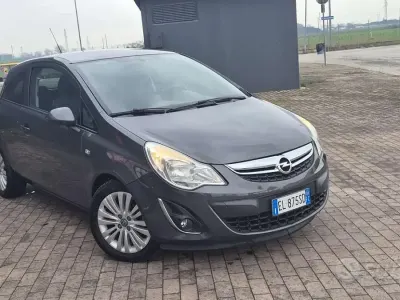 Usata Opel Corsa 86 CV (63 kW) 2012 Grigio Utilitaria