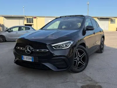 Usata Mercedes GLA200 Premium 150 CV (110 kW) 2022 Nero SUV