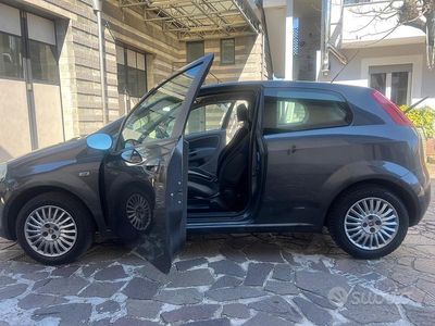 Usata Fiat Grande Punto Active 65 CV (47 kW) 2009 Grigio Utilitaria