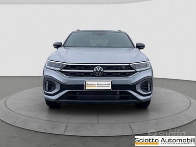 Grigio(met.) Nuova 2025 VW T-Roc R-line SUV | 26.796 € (Buon prezzo)