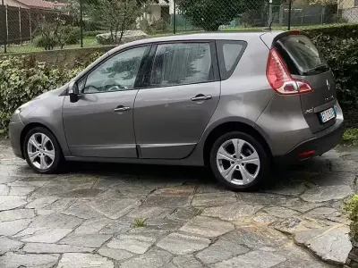 Usata Renault Scenic E-Tech 110 CV (80 kW) 2010 Monovolume