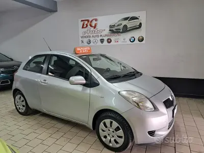 Usata Toyota Yaris 69 CV (50 kW) 2008 Grigio Utilitaria