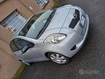 Usata 2008 Toyota Yaris Berlina | 4200 € (Buon prezzo)