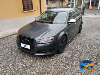 Usado Audi A3 Attraction 105 CV (77 kW) 2011 Gris Utilitario