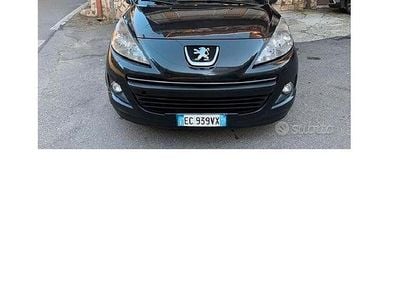 Gebraucht Peugeot 207 68 PS (50 kW) 2010 Limousine
