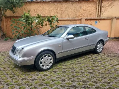 Käytetty Mercedes CLK230