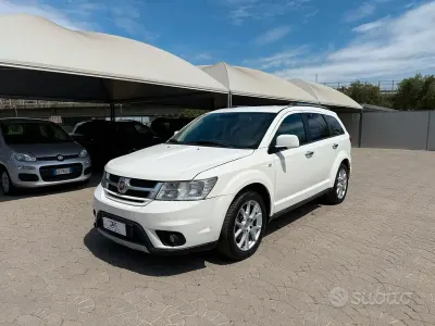 Käytetty Fiat Freemont Lounge 170 HP (125 kW) 2013 Valkoinen Katumaasturi