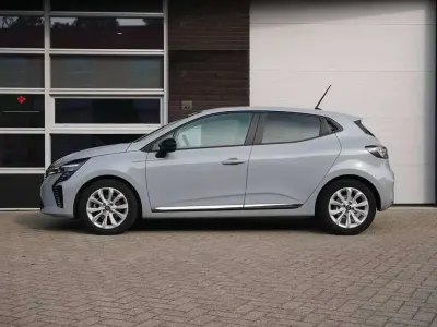 Usata Renault Clio V Techno 91 CV (66 kW) 2024 Grigio Berlina