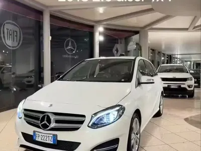 Usata Mercedes B200 Premium 136 CV (100 kW) 2018 Bianco Utilitaria