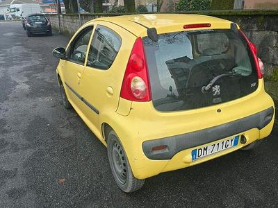 Giallo Usata 2008 Peugeot 107 Utilitaria | 2200 € (Buon prezzo)