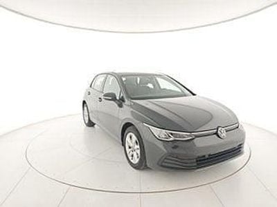 Usata VW Golf VIII Life 116 CV (85 kW) 2024 Grigio Utilitaria