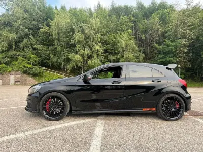 Usata Mercedes A45 AMG AMG 379 CV (278 kW) 2014 Nero Utilitaria