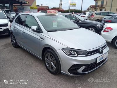 Usata VW Polo R-line 95 CV (69 kW) 2023 Grigio Utilitaria
