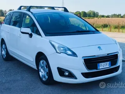 Usata Peugeot 5008 Business-Line 120 CV (88 kW) 2016 Bianco Monovolume