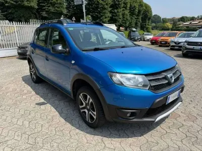 Usata Dacia Sandero Stepway 90 CV (66 kW) 2018 Blu/azzurro Berlina