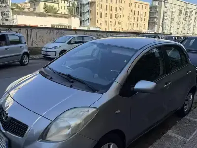 Usata Toyota Yaris 90 CV (66 kW) 2008 Grigio Utilitaria