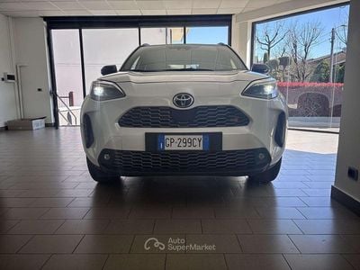 Usata Toyota Yaris Cross Sport 92 CV (67 kW) 2023 Bianco perla / tetto nero SUV