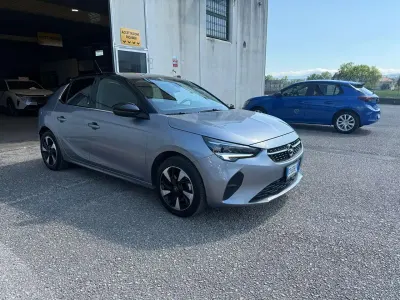 Usata Opel Corsa GSe 56 kW (77 CV) 2021 Grigio tetto nero Utilitaria