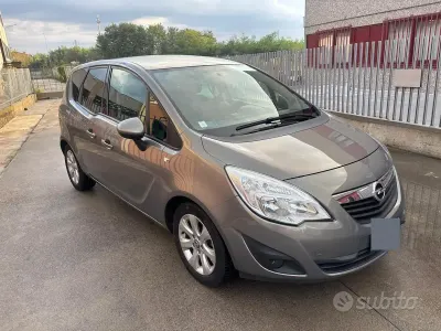 Usata Opel Meriva 101 CV (74 kW) 2011 Grigio Monovolume