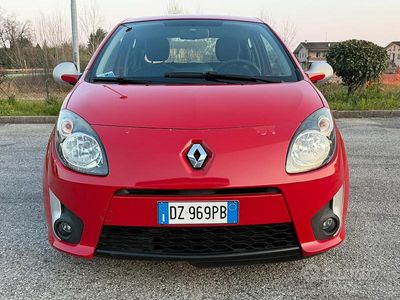 Usata Renault Twingo LE 58 CV (42 kW) 2008 Rosso Utilitaria