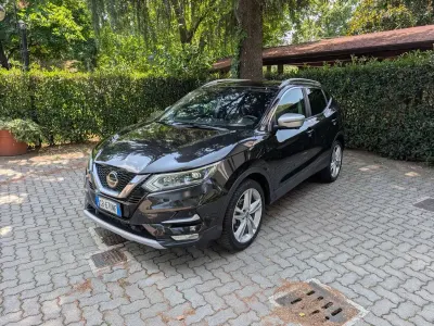 Usata Nissan Qashqai N-Connecta 150 CV (110 kW) 2020 Pearl black SUV