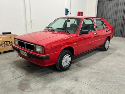 usata Lancia Delta rosso monza unicoproprietario