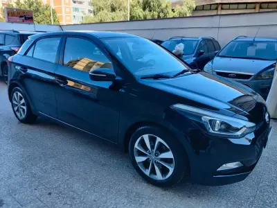 Usata Hyundai i20 Style 75 CV (55 kW) 2015 Nero Utilitaria