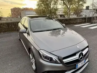 Usata Mercedes A180 Premium 122 CV (89 kW) 2016 Grigio Berlina