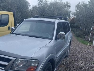 Usata Mitsubishi Pajero 160 CV (117 kW) 2005 Grigio SUV