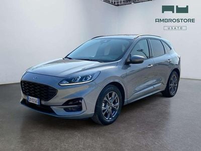Usata Ford Kuga ST-Line 152 CV (111 kW) 2023 Solar silver SUV