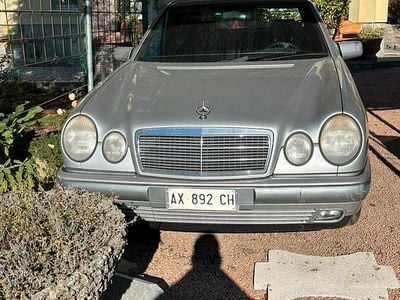 Mercedes E200