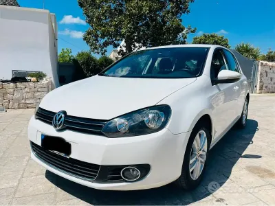 Usata VW Golf VI 102 CV (75 kW) 2010 Bianco Utilitaria