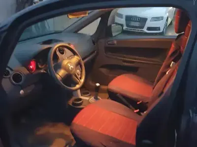 Usata Mitsubishi Colt 55 CV (40 kW) 2006 Nero Berlina