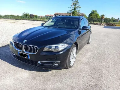Usata BMW 520 Luxury Line 190 CV (139 kW) 2015 Nero Station wagon