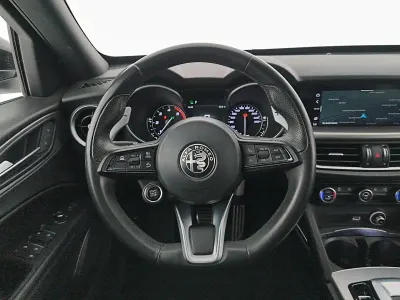 Usado Alfa Romeo Stelvio Sprint 190 CV (139 kW) 2022 Blanco SUV