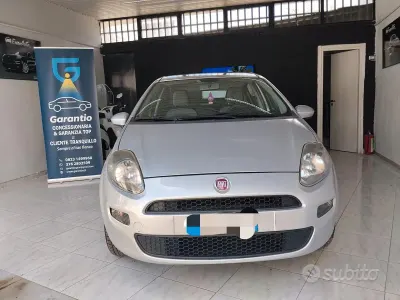 Begagnad Fiat Punto 70 HK (51 kW) 2013 Grå Halvkombi