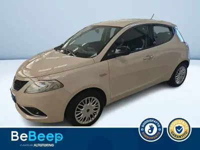 Używany Lancia Ypsilon Gold 69 KM (50 kW) 2018 Beżowy Hatchback