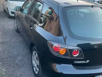 Usata Mazda 3 105 CV (77 kW) 2006 Nero Berlina